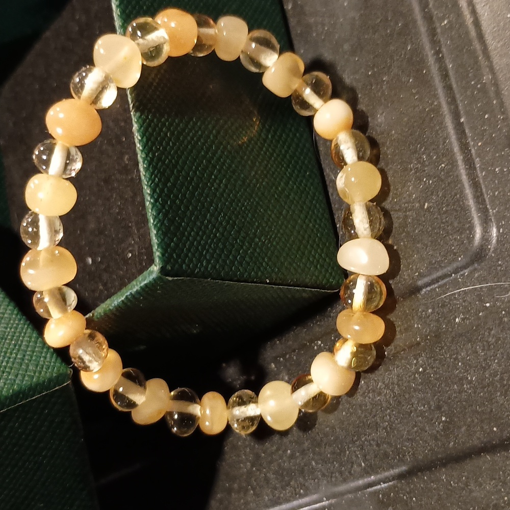 Unisex 7.5 inch Lemon Yellow and Butter Yellow Genuine Baltic Amber bracelet